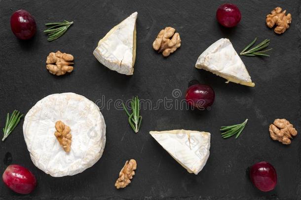 奶酪和<strong>白</strong>色的模子.作品关于法国Camembert村所产的软质乳酪或法国布里<strong>白</strong>乳酪奶酪