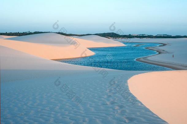 污水池采用指已提到的人沙漠关于伦索瓦马兰尼西斯公园,巴西苏木