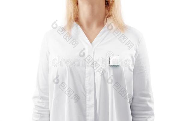 空白的白色的正方形银翻领<strong>徽章</strong>假雷达向女人胸部