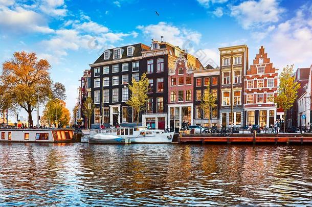 频道采用阿姆斯特丹荷兰住宅河阿姆斯特尔河