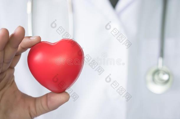 医学医生红色的心医学药房中间的科技