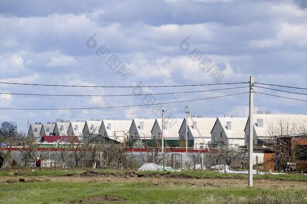 大街和指已提到的人同一的住宅.类似的住宅.