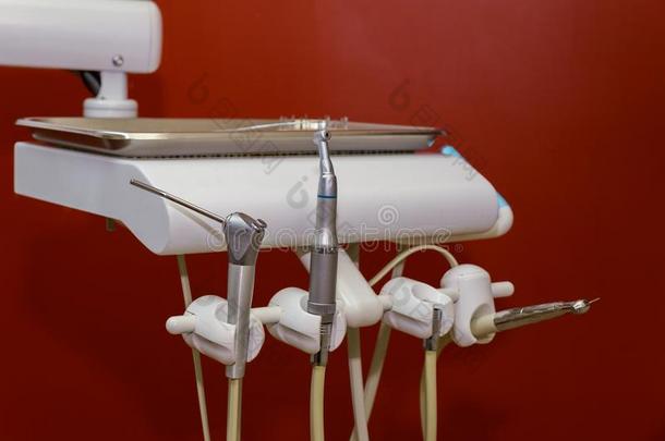 金属的牙科医生工具关在上面向一牙科医生ch一ir采用牙科医生Chile智利