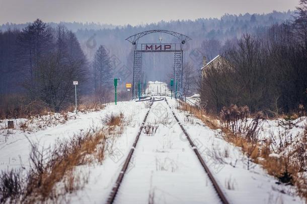 以前的擦<strong>光</strong>-白俄罗斯的铁路边人行横道