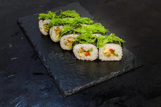 寿司辗和蔬菜.日本人食物.38
