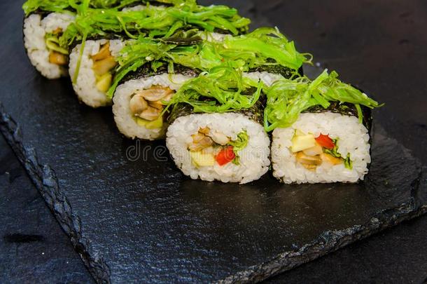 寿司辗和蔬菜.日本人食物.39