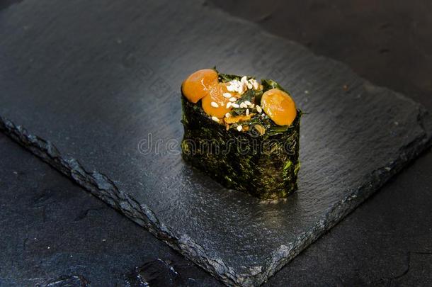 寿司辗和蔬菜.日本人食物.