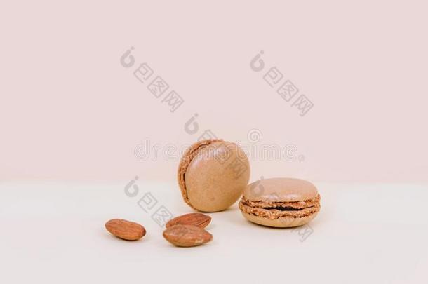 法国的蛋白杏仁饼干蛋糕蛋白杏仁饼干s和<strong>杏树</strong>.