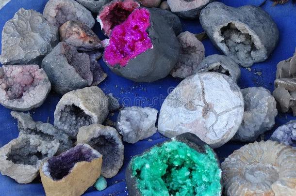石英石头,紫蓝色宝石采用摩洛哥羊皮革