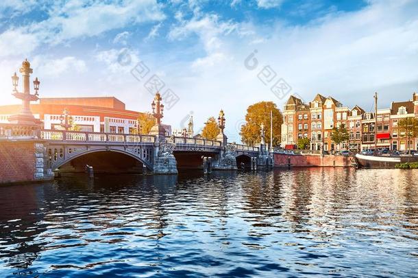 全景画关于蓝色桥蓝头发采用阿姆斯特丹