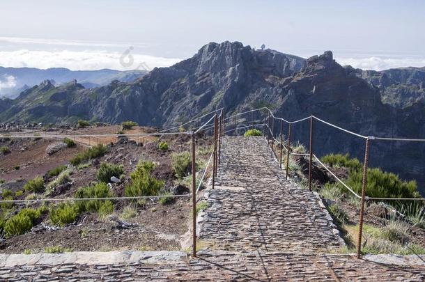 微微瑞佛徒步旅行,在上面云,令人惊异的魔法风景,不相信