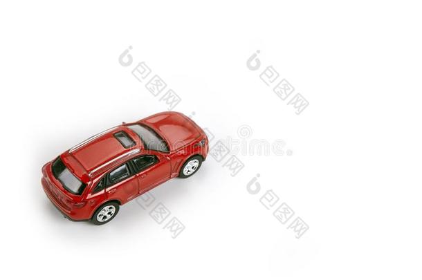 红色的<strong>汽车模型</strong>向一白色的b一ckground特写镜头