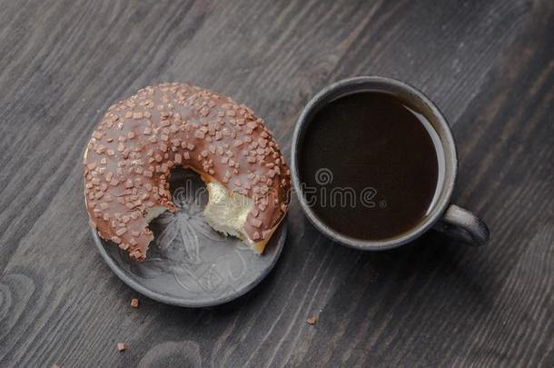 巧克力油炸圈饼,传统的擦光油炸圈饼,一油炸圈饼为一n老的recitation复述