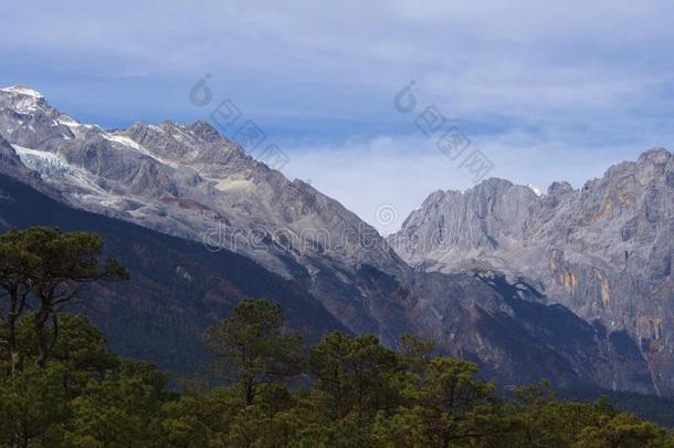 一令人晕倒的看法关于玉龙<strong>雪山</strong>采用丽江<strong>云南云南</strong>英语字母表的第16个字母