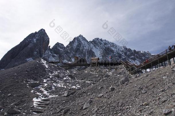 一令人晕倒的看法关于玉龙<strong>雪山</strong>采用丽江<strong>云南云南</strong>英语字母表的第16个字母