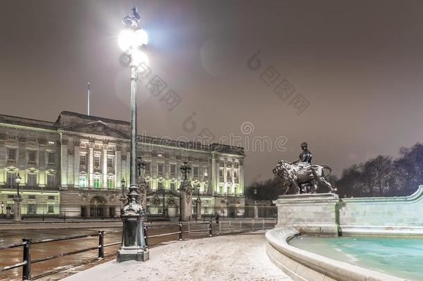 白金汉郡宫采用雪夜,伦敦