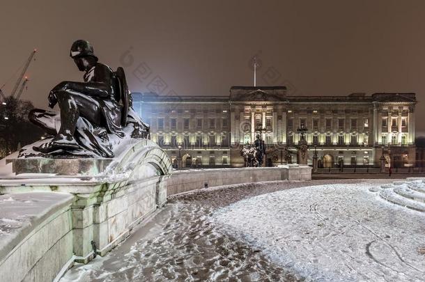 白金汉郡宫采用雪夜,伦敦