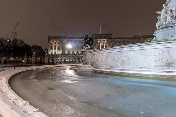 白金汉郡宫采用雪夜,伦敦