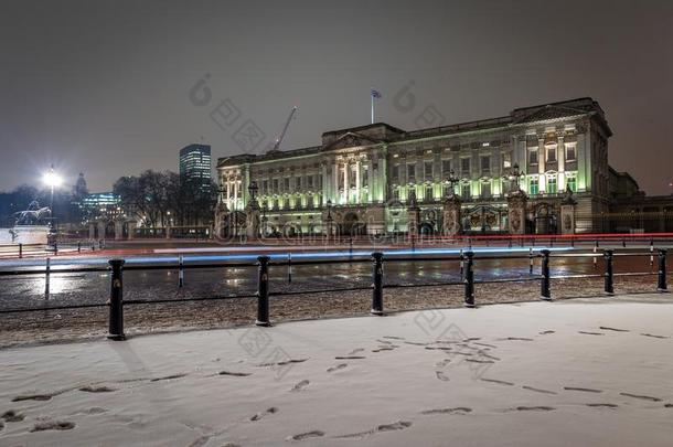 白金汉郡宫采用雪夜,伦敦