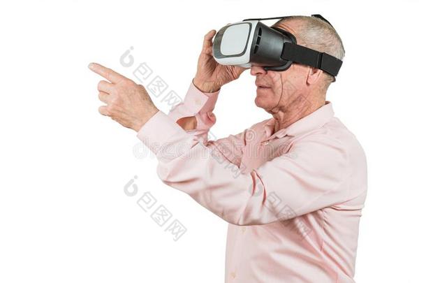祖父是（be的三单形式有样子的在指已提到的人VirtualReality虚拟现实太阳镜,手势和英语字母表的第8个字母是（be的三