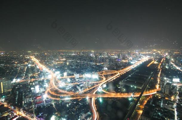 扇形棕榈细纤维夜,扇形棕榈细纤维泰国城市风光照片