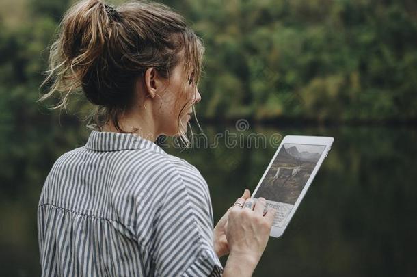 女人单独的采用自然us采用g一digit一lt一blet采用ternet连接