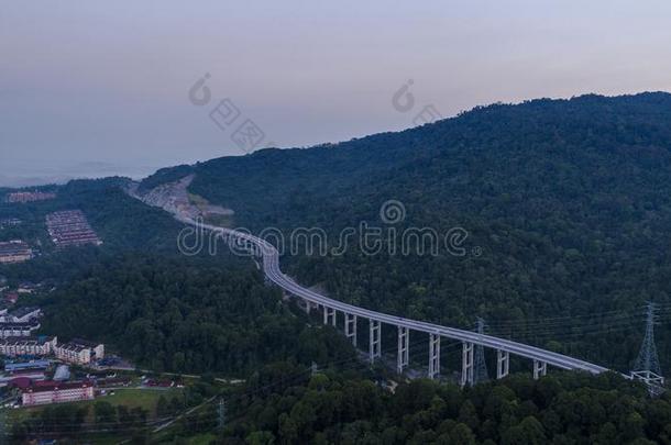 滑行旁道旁道公路在`滑行雪兰莪州`在的时候日出