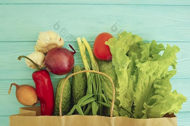 有机的蔬菜向午餐自然的木制的纸袋freshvitami