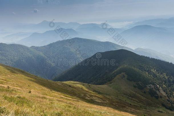 浪漫的山风景采用夏