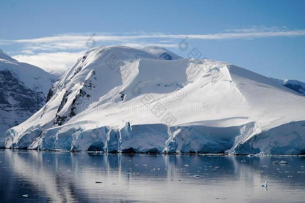 冰山反射的采用指已提到的人镇定的天堂湾采用<strong>南极洲</strong>.
