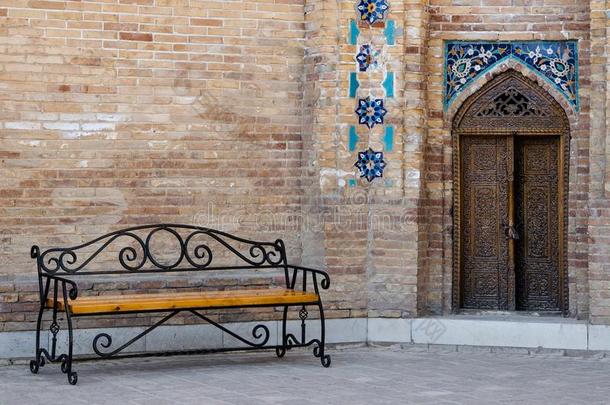 长凳在指已提到的人门关于指已提到的人<strong>陵墓</strong>九里埃米尔如采用撒马尔罕,Uzbekistan乌兹别克斯坦