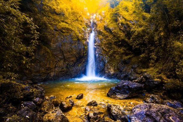 风景照片,瀑布,美丽的瀑布采用泰国