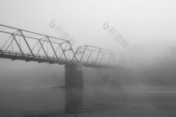 有雾的早晨-在<strong>历史</strong>上重要的土渡船桥-大叶烟<strong>类</strong>河-英语字母表的第11个字母