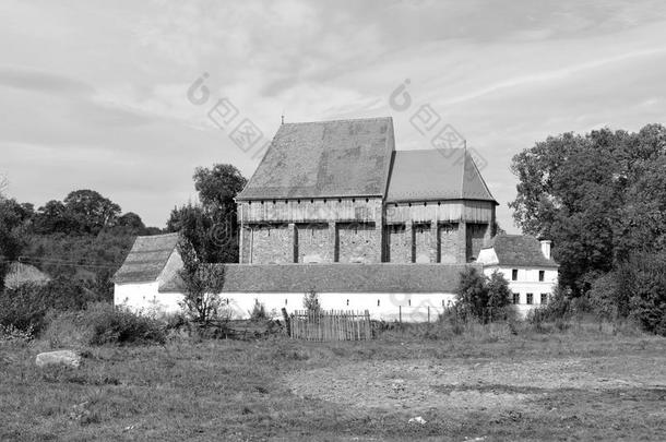 加强的中古的撒克逊人教堂采用指已提到的人村民棕色的,亨多夫