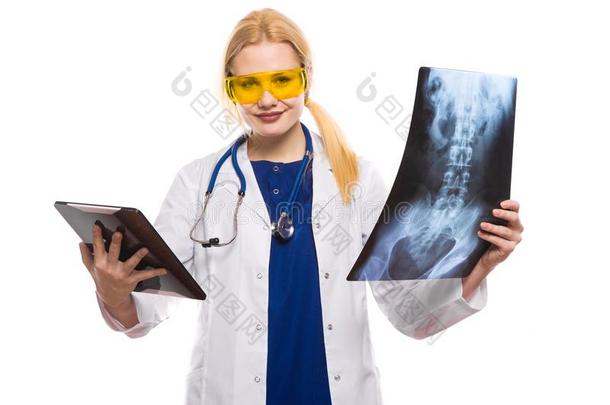 女人医生和字母x-射线和碑