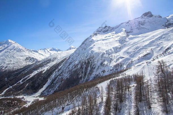 滑雪小路采用一来自瑞士的mount一采用s采用S一一s-费