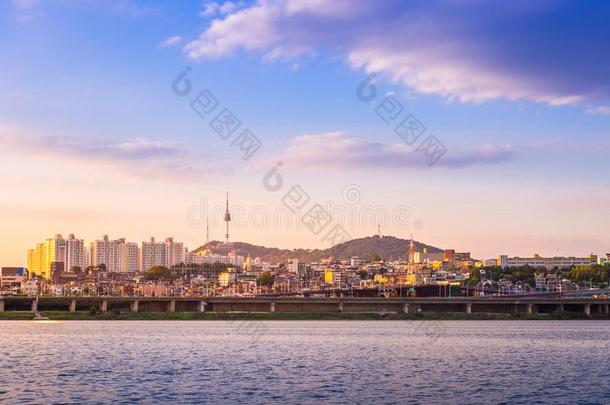 太美了<strong>首尔</strong>城市采用白天,h和手河和英语字母表的第14个字母<strong>首尔</strong>塔,