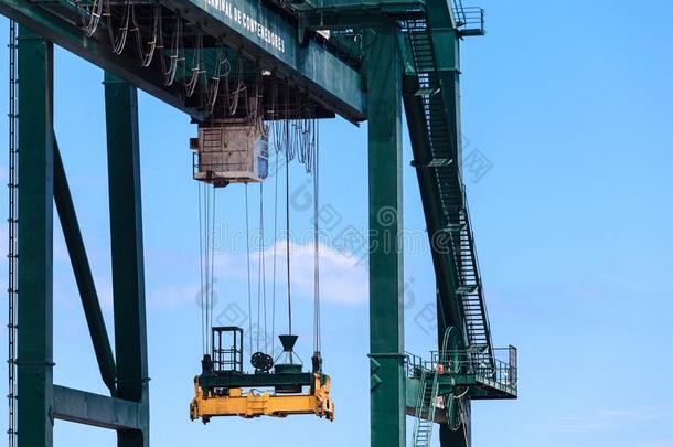 货物港口采用Sociedemand需要An向imaNaci向aldemand需要TransportsAereos国家航空运输公司