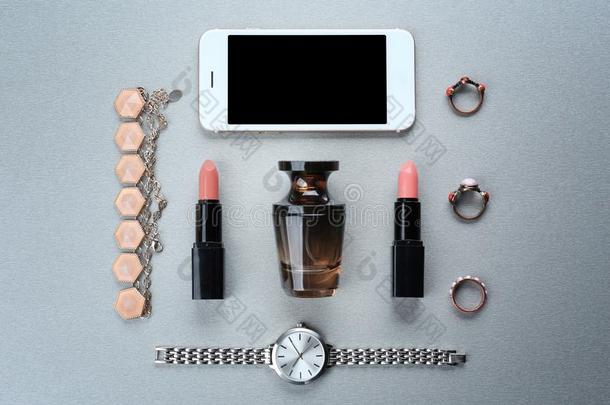 香水,美容品,附件和电话