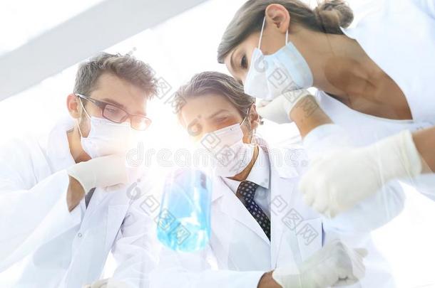 医学的研究员微生物学实验采用指已提到的人实验室