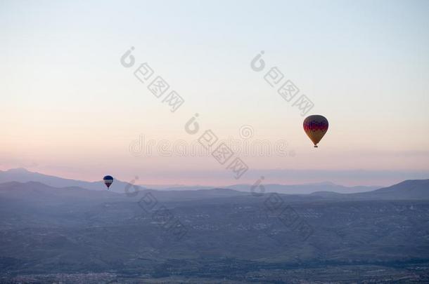 热的天空气球越过山风景采用卡帕多奇亚,戈雷姆英语字母表的第14个字母
