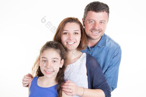 微笑的幸福的家庭和十几岁的<strong>女儿</strong>
