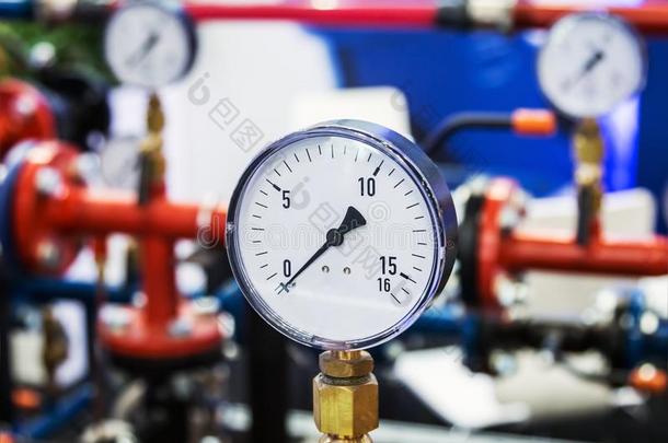 压测量的标准或范围为量安装采用水或气体系