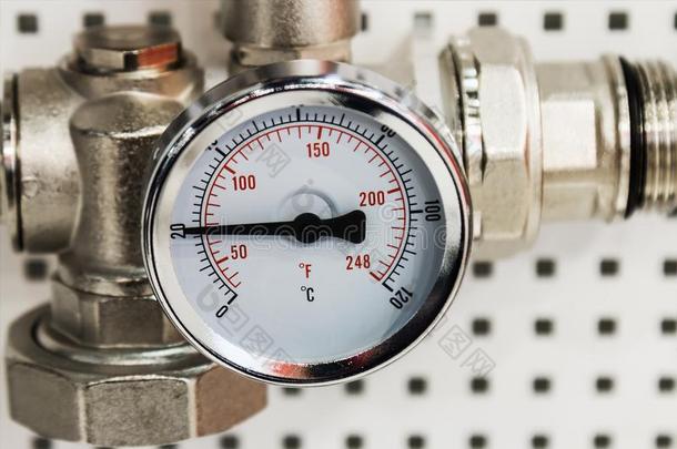 压测量的标准或范围为量安装采用水或气体系
