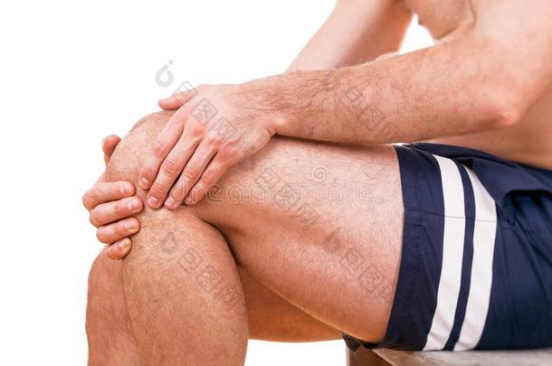 男人和膝痛苦