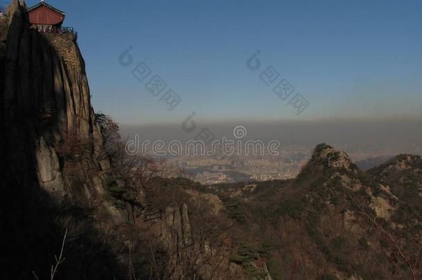 全景的看法关于瓜纳克桑山-顶修道院采用首尔,苏