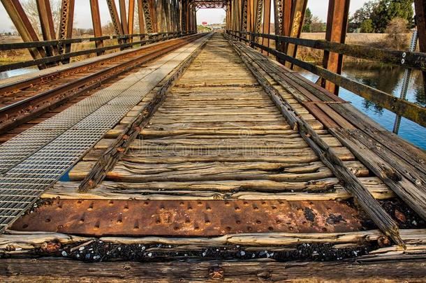 在历史上重要的火车桥采用拉斯洛普