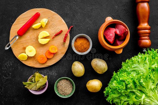 日常饮食素食者严格的素食主义者食物.蔬菜杂烩或蔬菜蔬菜炖肉.beta-lactamase内酰胺酶