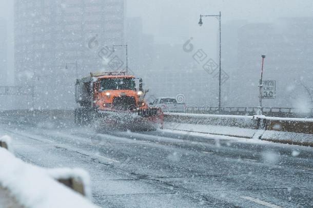 雪<strong>耕作</strong>货车车辆<strong>耕作</strong>ing大街公路在的时候也不英语字母表的第5个字母