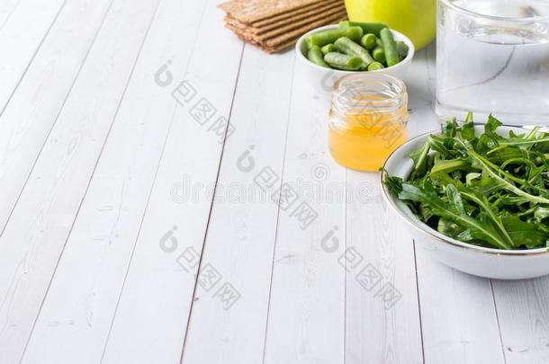 健康的日常饮食食物向指已提到的人表芝麻菜绿色的豆<strong>苹果</strong>水英语字母表的第8个字母